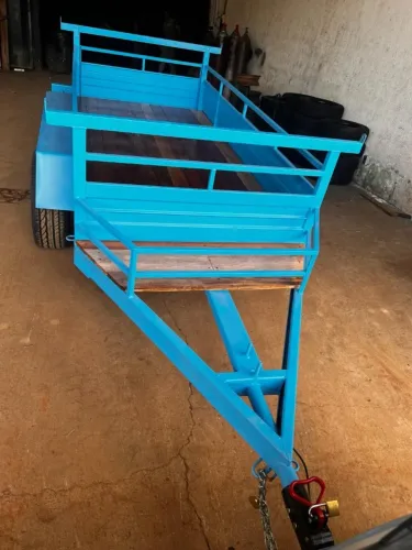 Carretinha 2.50 x 1.20 trucado com pneus novos disponível - reboque