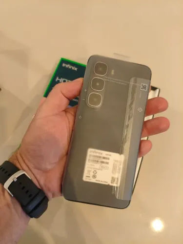 Infinix HOT 60i Free Fire 256GB 16GB RAM NFC - Novo Sem Uso