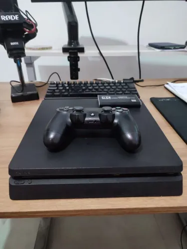 PS4 Slim 1TB 1 Controle 1 Placa De Captura