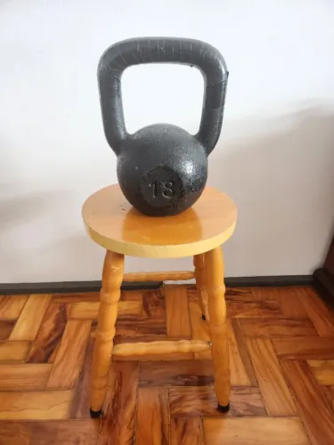 Peso russo (kettlebell) 18kg