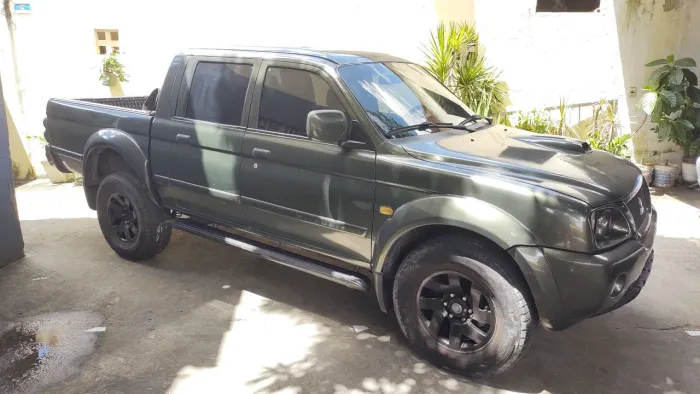 Mitsubishi L200 GLS 2.5 4X4 CD Diesel 2005