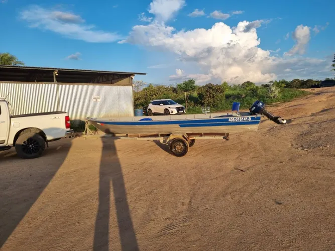 Vende barco 6m borda alta 