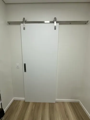 Vendo porta de correr para sobrepor