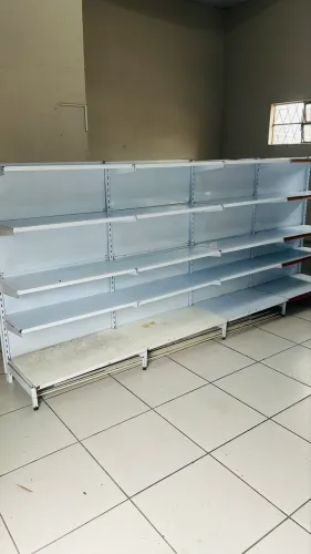 Vendo gôndola de parede