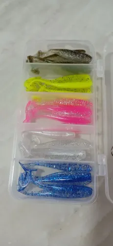 Caixa com 25 shad e 8 jig head 5g