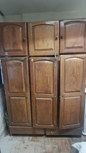 Guarda Roupa de madeira MACIÇA! (VAI DURAR PARA SEMPRE)