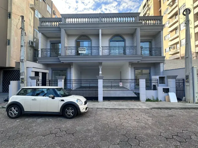 CENTRO DE ITAJAI, 2 QUARTOS + 1 SUITE, 170 m2, sem mobilia.