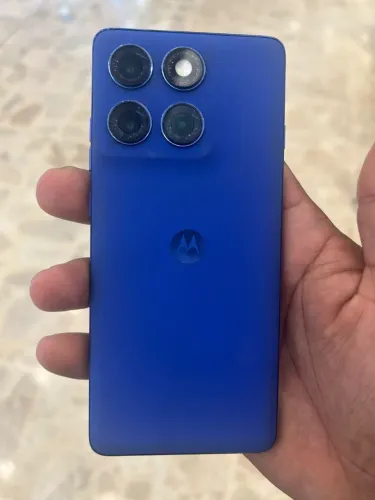 Edge 60 pro , na caixa e carregador original 