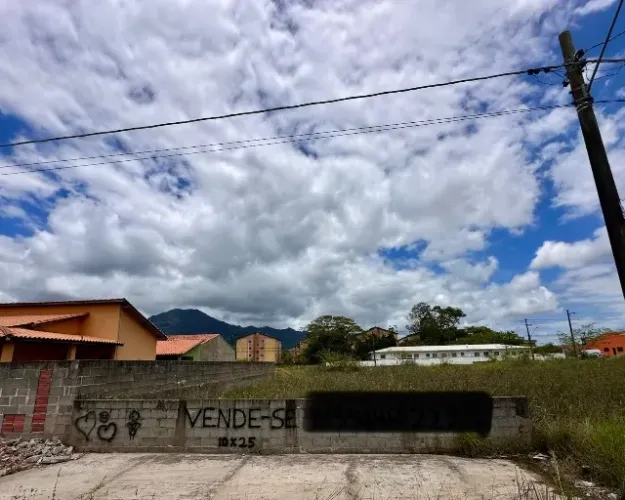 Terreno à venda em Peruíbe - Aceita trocas