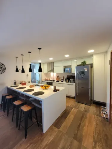 Excelente Apartamento dentro de condomínio fechado no Recreio dos Bandeirantes/RJ