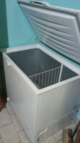 Vende-se um freezer duas funções