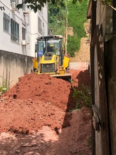 aluguel de serviço de retroescavadeira