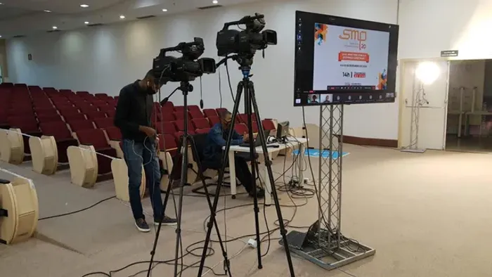 LIVE Profissional - Transmissão ao vivo e Híbrida de reuniões e assembleias