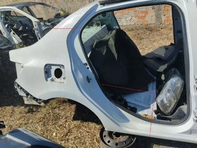 Lateral Direita Renault Logan 2018