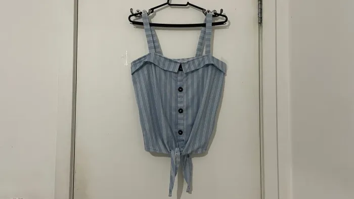 Blusa Azul Listrada com Botões P
