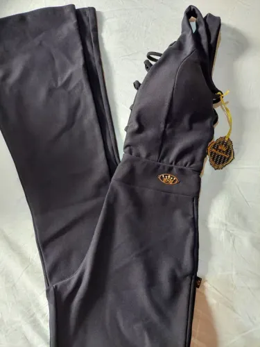 Macacão Preto Longo com Detalhes em Laço