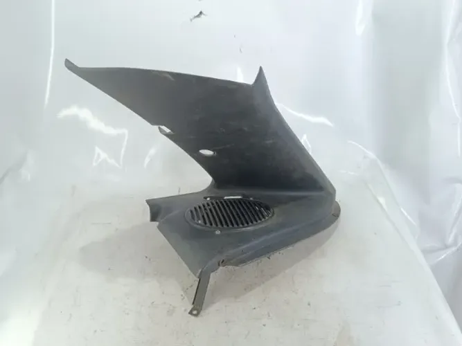 Suporte tampão lado direito VW Gol G4 06-09