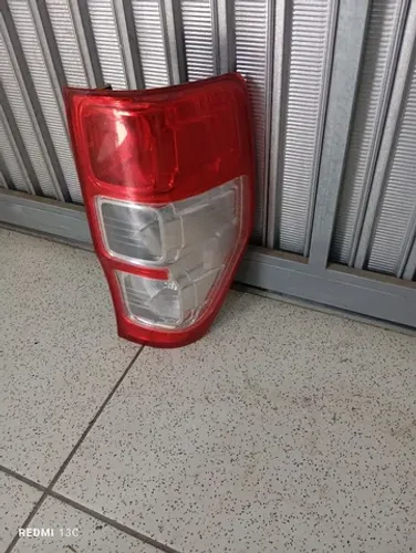 Lanterna ranger 2013 a 2020 direita com detalhe