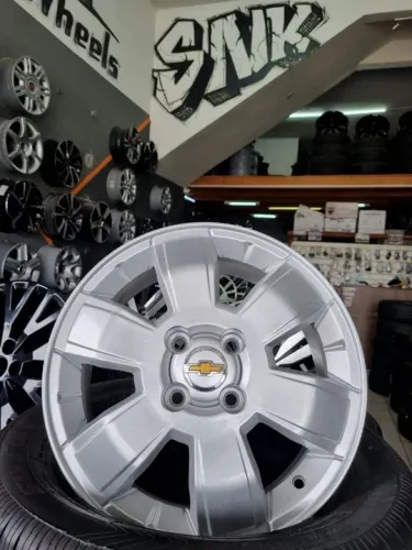 Jogo de rodas novas aro 15 4x100 Chevrolet Montana