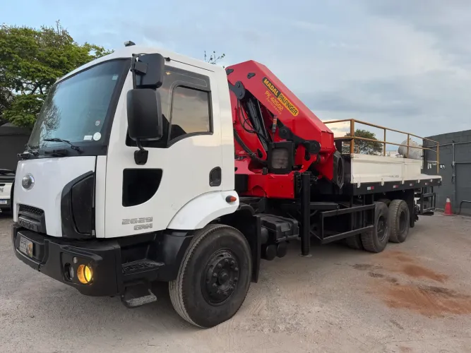 Caminhão Ford Cargo com Guindaste 42.502