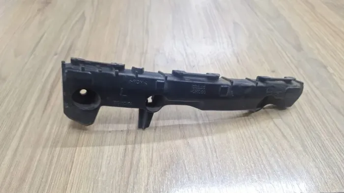 Suporte Guia Parachoque D.e Hilux