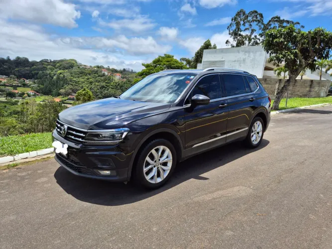 Volkswagen Tiguan Comfortline 250 TSI 2018 7 lugares