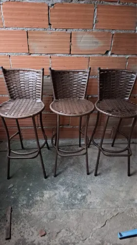 Banquetas novas Cada 70cm de altura até o assento 