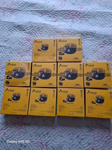 Fone bluetooth x1 pro lançamento lacrado no Itaim Paulista ou Ferraz em SP