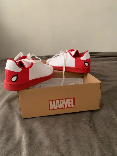 Tênis Adidas Advantage Spider-Man