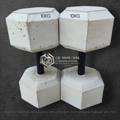 Halteres de concreto Par de 10kg (10+10kg = 20kg total) Pegada tubular em PVC - R$ 120,00
