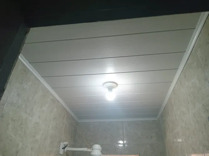 Trabalhamos com instalação de forro de pvc Material já todo incluso 