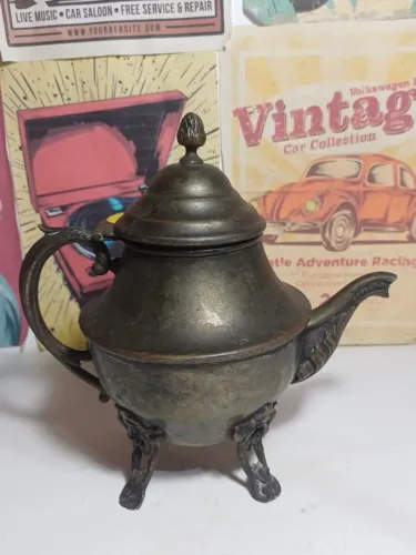 Bule de chá em latão antigo 21cm