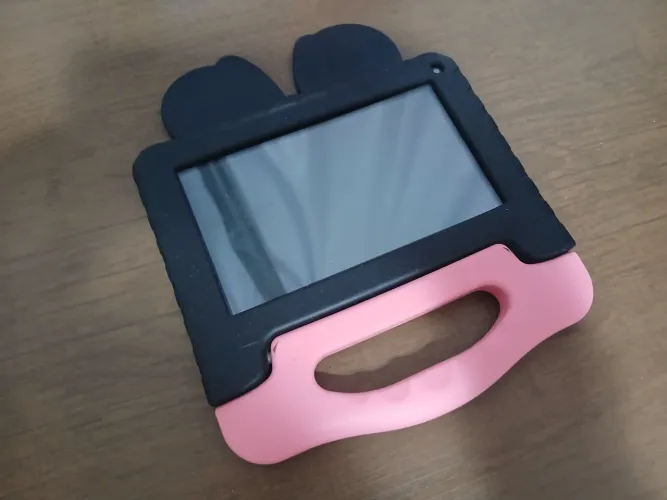 Tablet Multilaser Minnie com case (Bateria dura pouco)