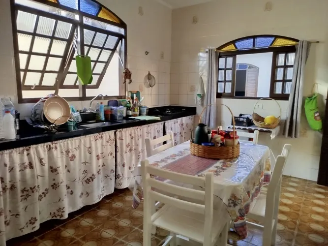 Casa terreno 10 x30 1 quadra Av Adhemar de barros, Guarujá