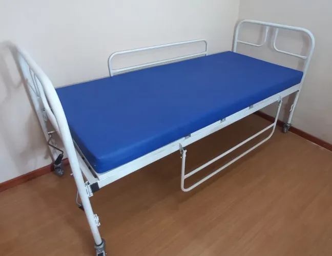 CAMA HOSPITALAR MANUAL 2 MOVIMENTOS (LOCAÇÃO MENSAL)