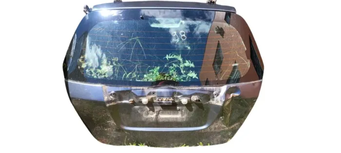 Tampa Traseira Porta Mala Honda Fit 2004 Detalhes (Sem Acessórios) n52