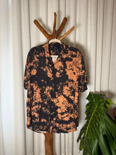 Camisa de botão tie dye