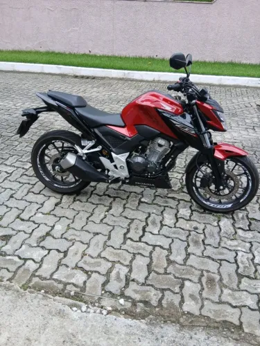 Honda CB 2025 300f Twister Flex