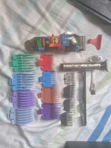 Máquina de cortar cabelo profissional 