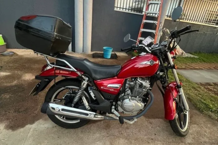 VENDE-SE MOTO 