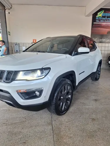 Jeep Compass limited S a top de linha com garantia estendida até 2026 porta mala elétrico
