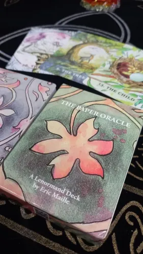 The Paper Oracle - Baralho Cigano de Eric Maille