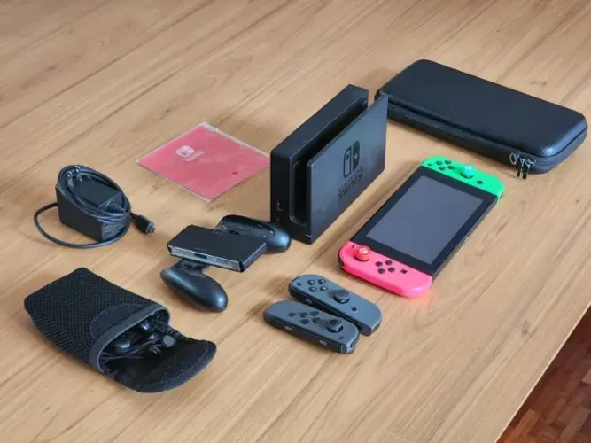 Nintendo Switch 1 + Acessórios + Cartão SD 128GB