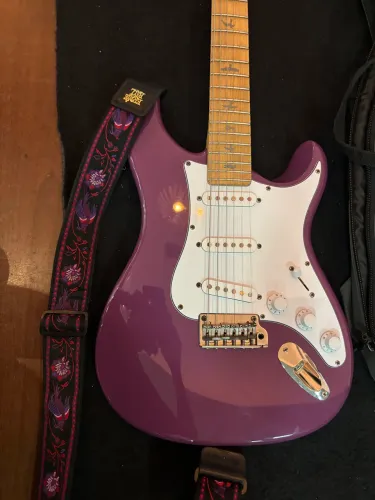 Guitarra PRS SE Silver Sky Maple - Summit Purple (John Mayer) ñ Fender