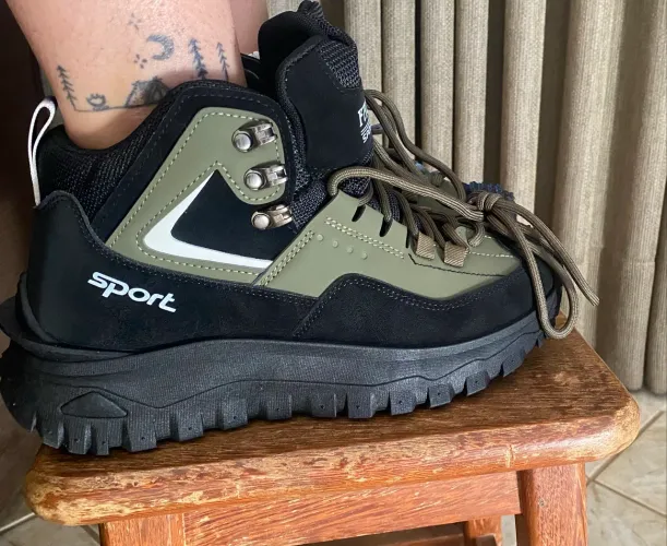 Bota esportiva trilha segurança