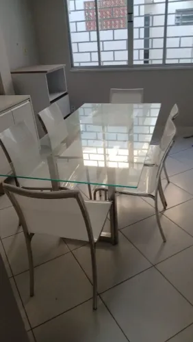 Mesa com cadeiras