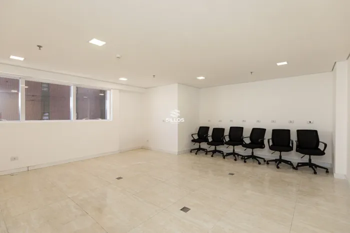 Sala comercial para alugar no bairro São Pedro em São José dos Pinhais/PR