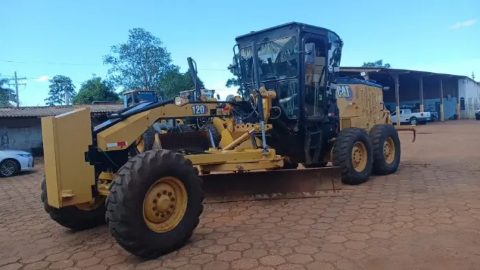 MOTONIVELADORA CAT 120K 16,6T