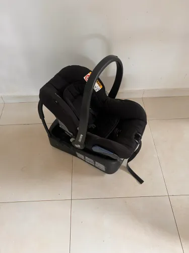 Bebê conforto com base MAXI COSI