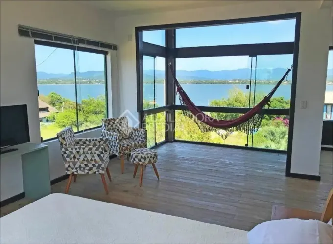 Casa à venda no Loteamento Ponta da Piteira em Ibiraquera